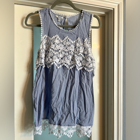 Lace Tank Top with Pinstripes - Picture 4 of 5